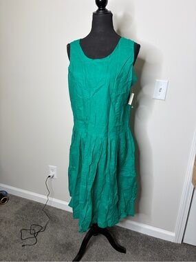 Vintage NWT 70s 100% cotton Green Sleeveless Pleated Women's Dress